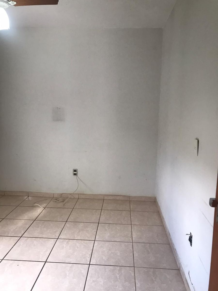 Casa com 2 Dormitórios para alugar, 350 m² por R$ 2.000,00 Casa com 2 Dormitórios para alugar, 350 m² por R$ 2.000,00