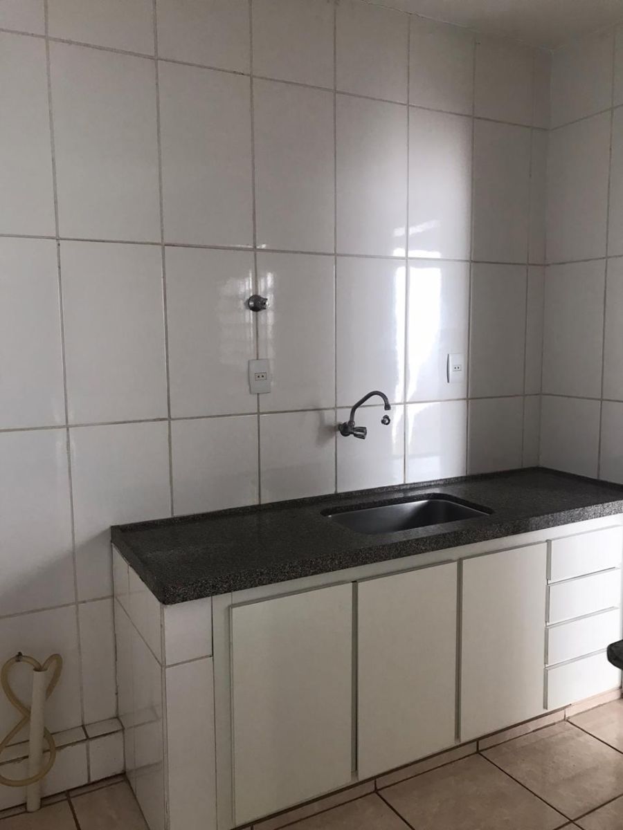 Casa com 2 Dormitórios para alugar, 350 m² por R$ 2.000,00 Casa com 2 Dormitórios para alugar, 350 m² por R$ 2.000,00