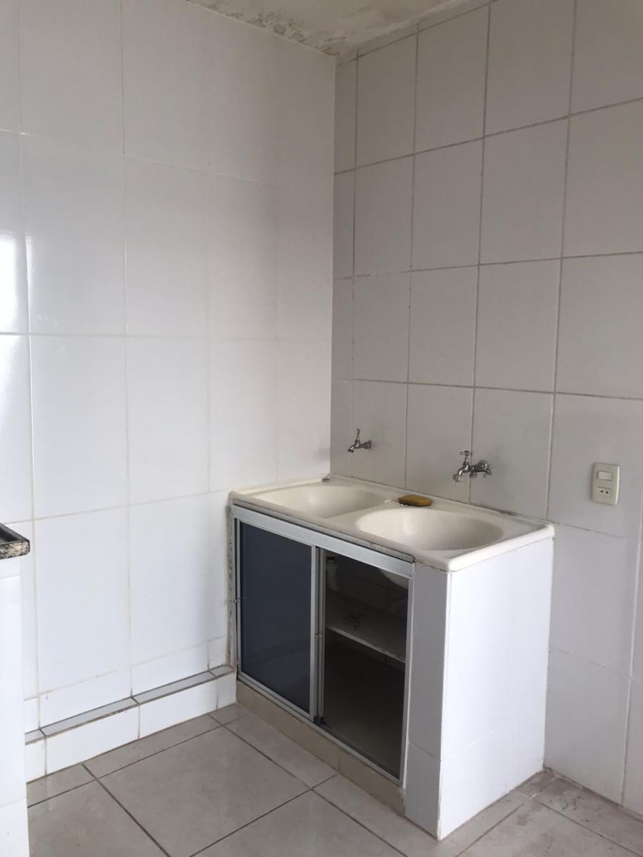 Casa com 2 Dormitórios para alugar, 350 m² por R$ 2.000,00 Casa com 2 Dormitórios para alugar, 350 m² por R$ 2.000,00